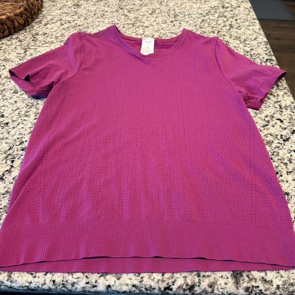 Athleta In Motion Seamless Tee Berry - Small - Picture 1 of 5
